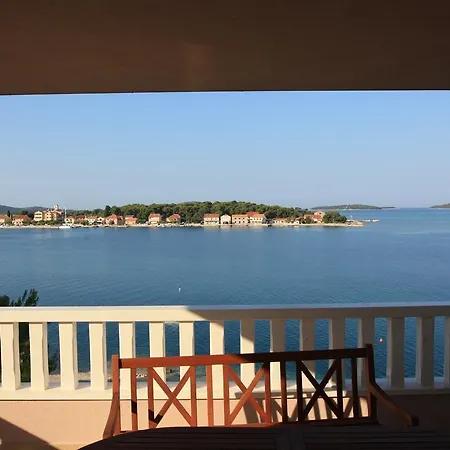 Pinna Nobilis Apartment