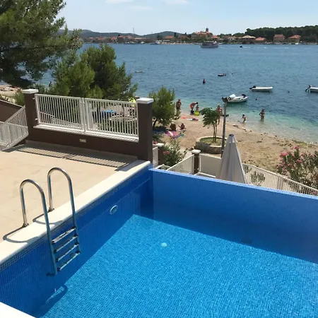 Pinna Nobilis - Ground Floor *