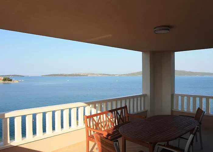 Pinna Nobilis - Ground Floor *