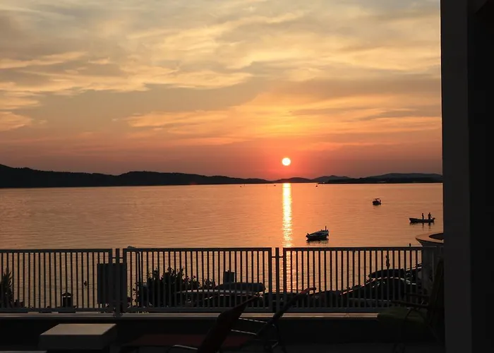 Pinna Nobilis - Ground Floor *