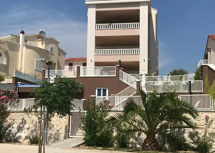 Pinna Nobilis - Ground Floor ברודאריצה